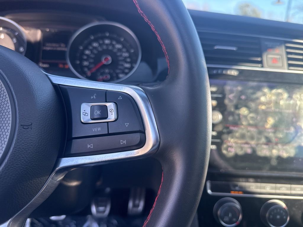 Used 2019 Volkswagen GTI SE image 16