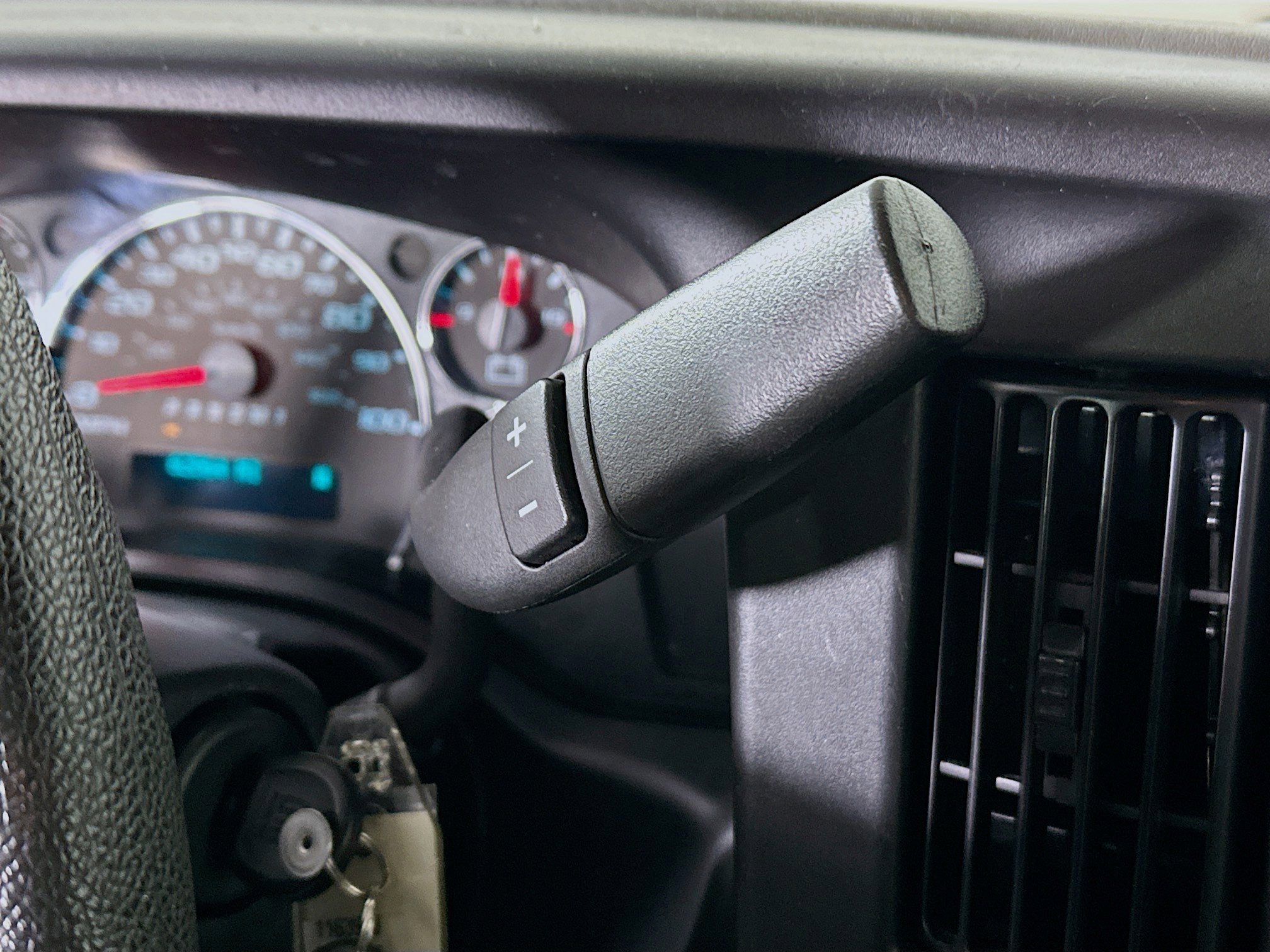 Used 2023 Chevrolet Express 3500 LS RWD image 18
