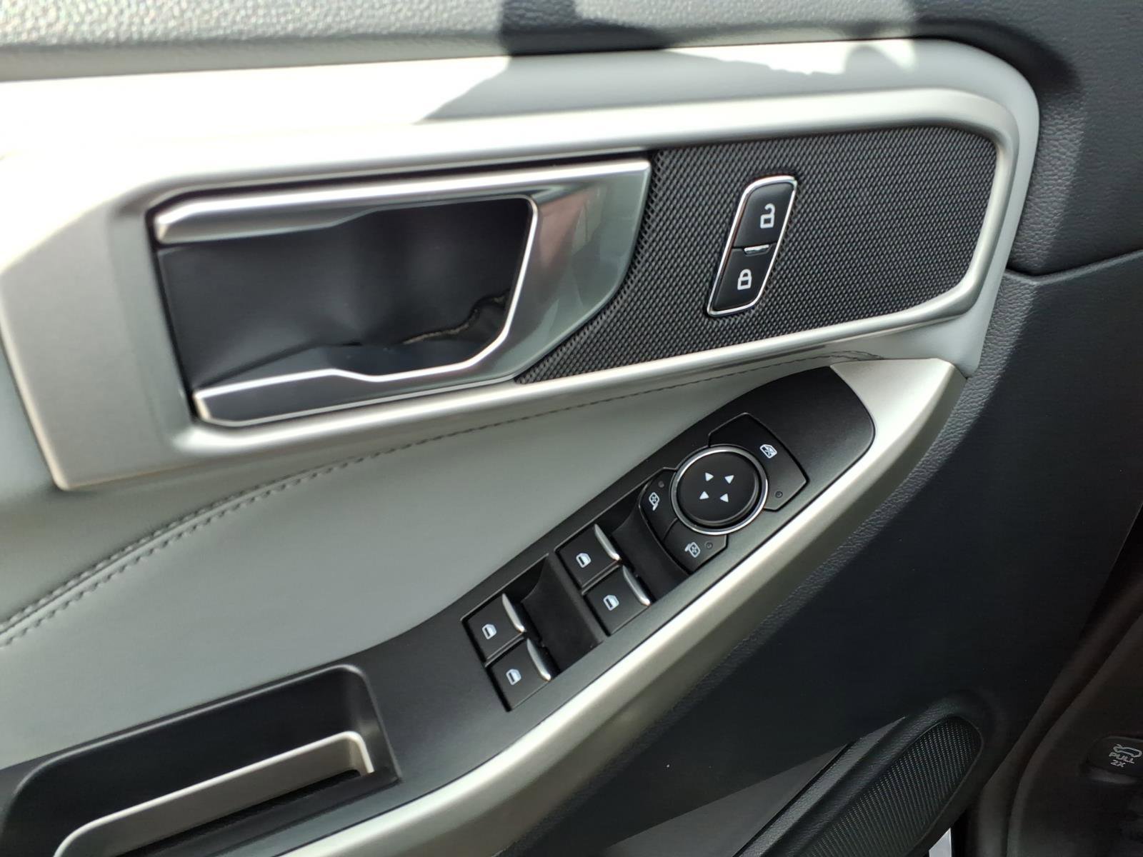 Used 2023 Ford Explorer XLT w/ Equipment Group 202A image 14