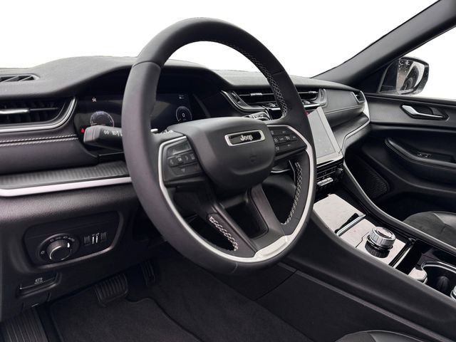 Certified 2023 Jeep Grand Cherokee L Laredo image 11