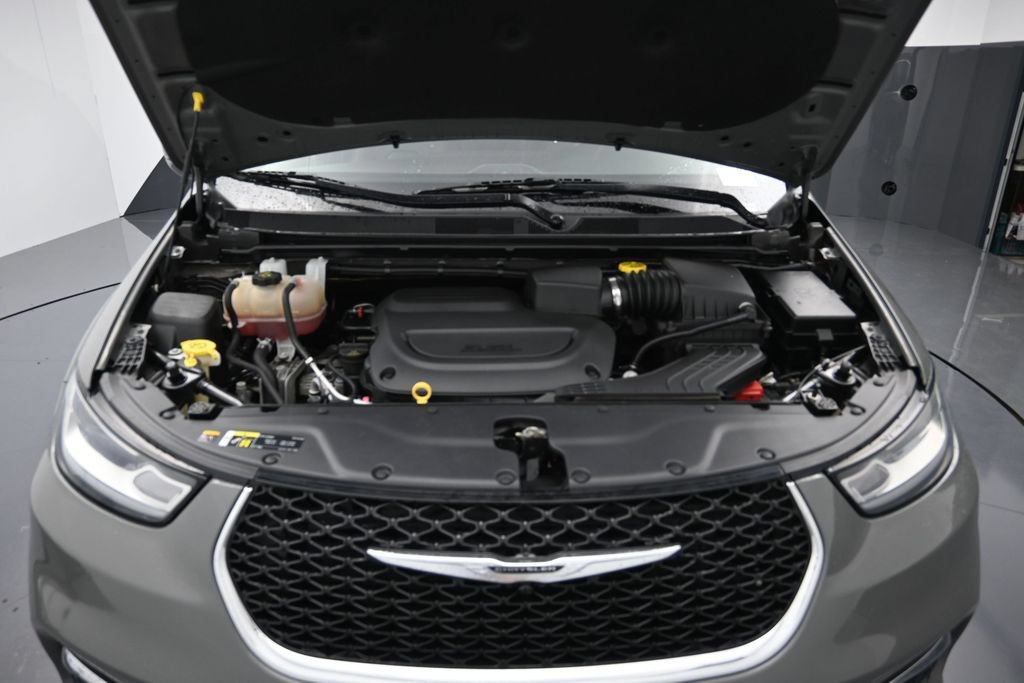 Used 2022 Chrysler Pacifica Touring-L FWD image 27