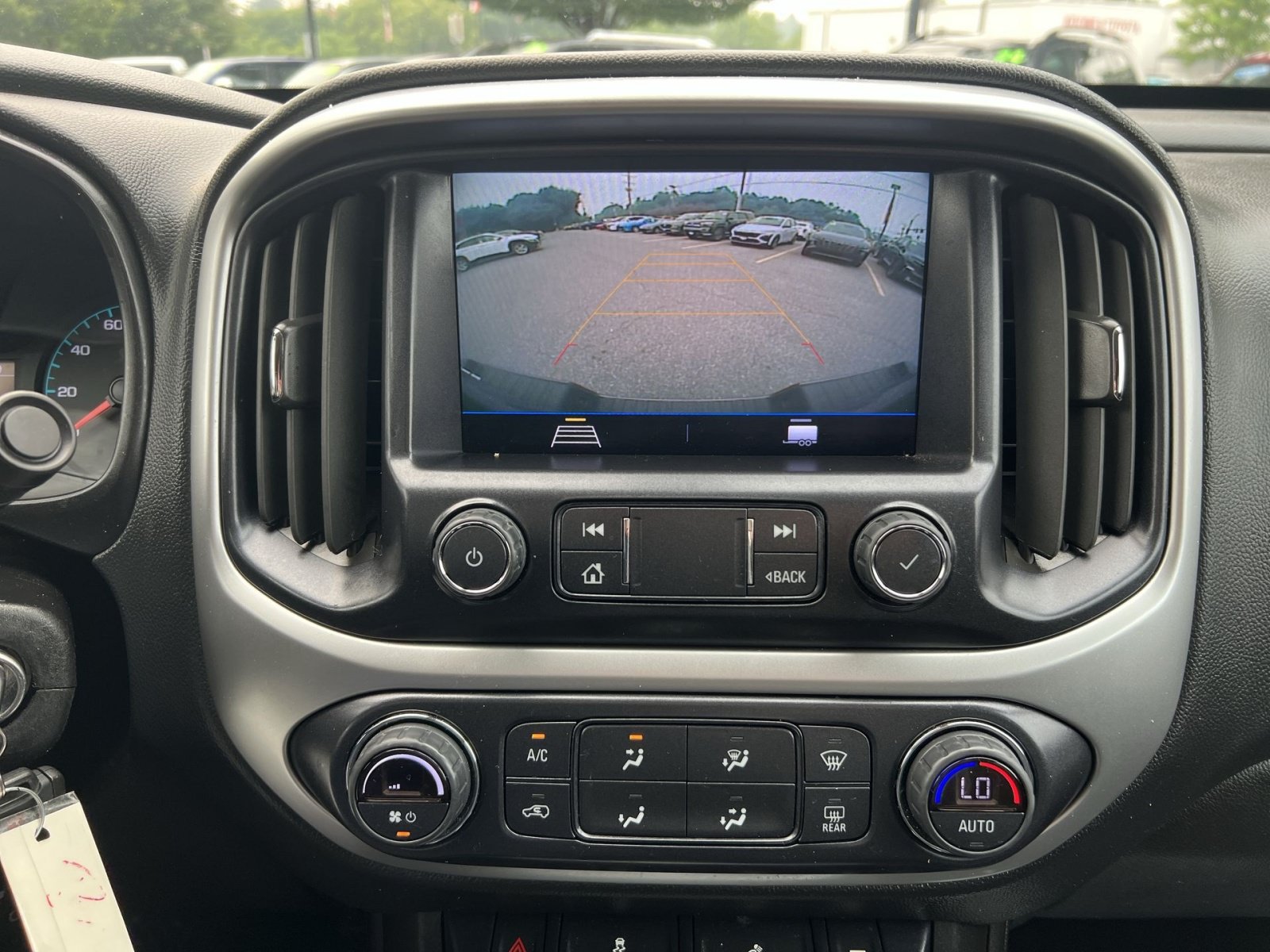 Used 2022 Chevrolet Colorado LT w/ Luxury Package AWD/4WD image 19