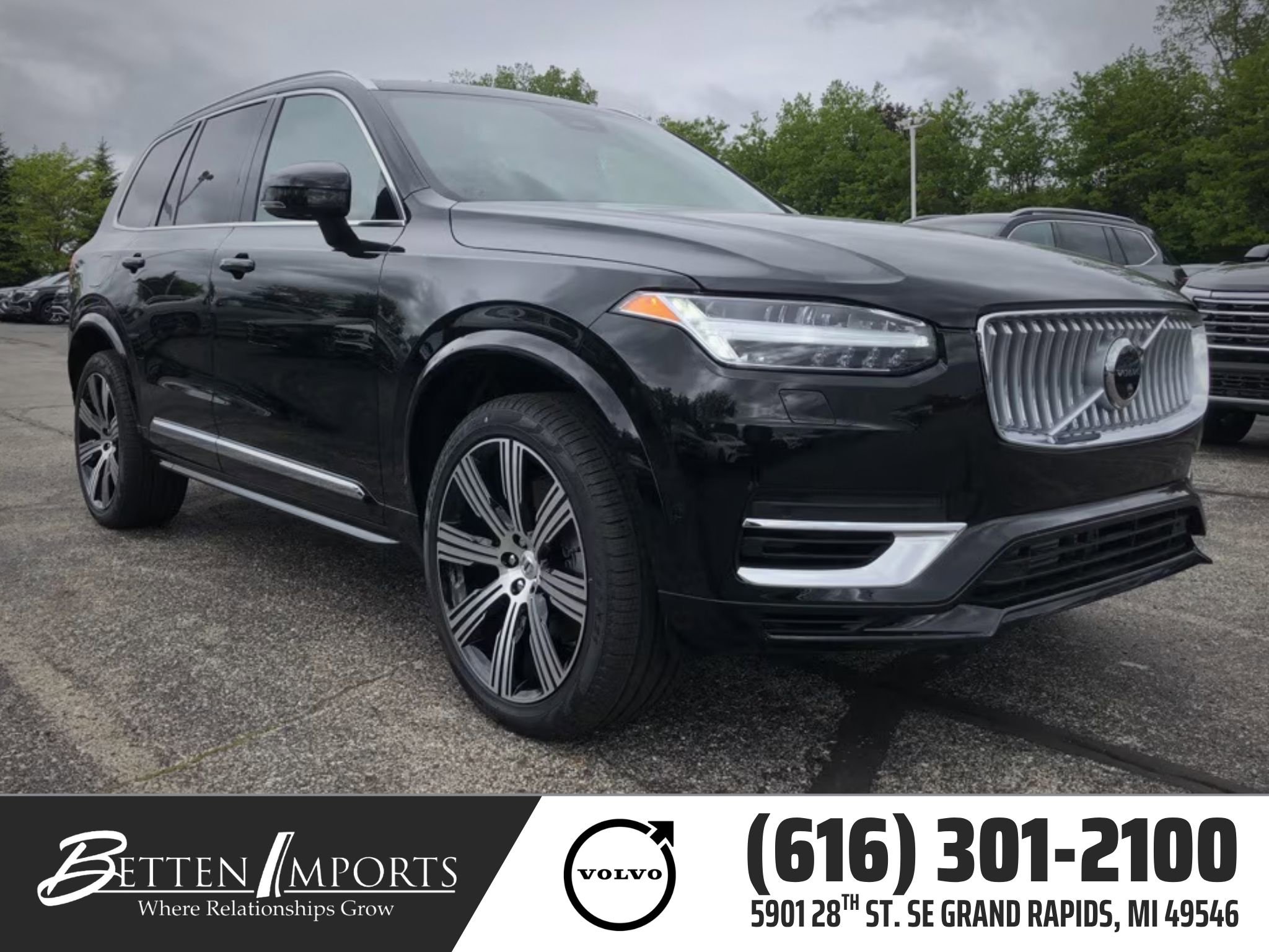 New 2025 Volvo XC90 T8 Plus w/ Protection Package Premier