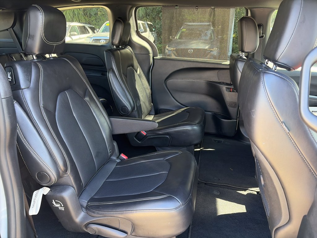 Used 2025 Chrysler Pacifica Select FWD image 29