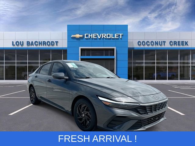 Used 2024 Hyundai Elantra SEL image 1