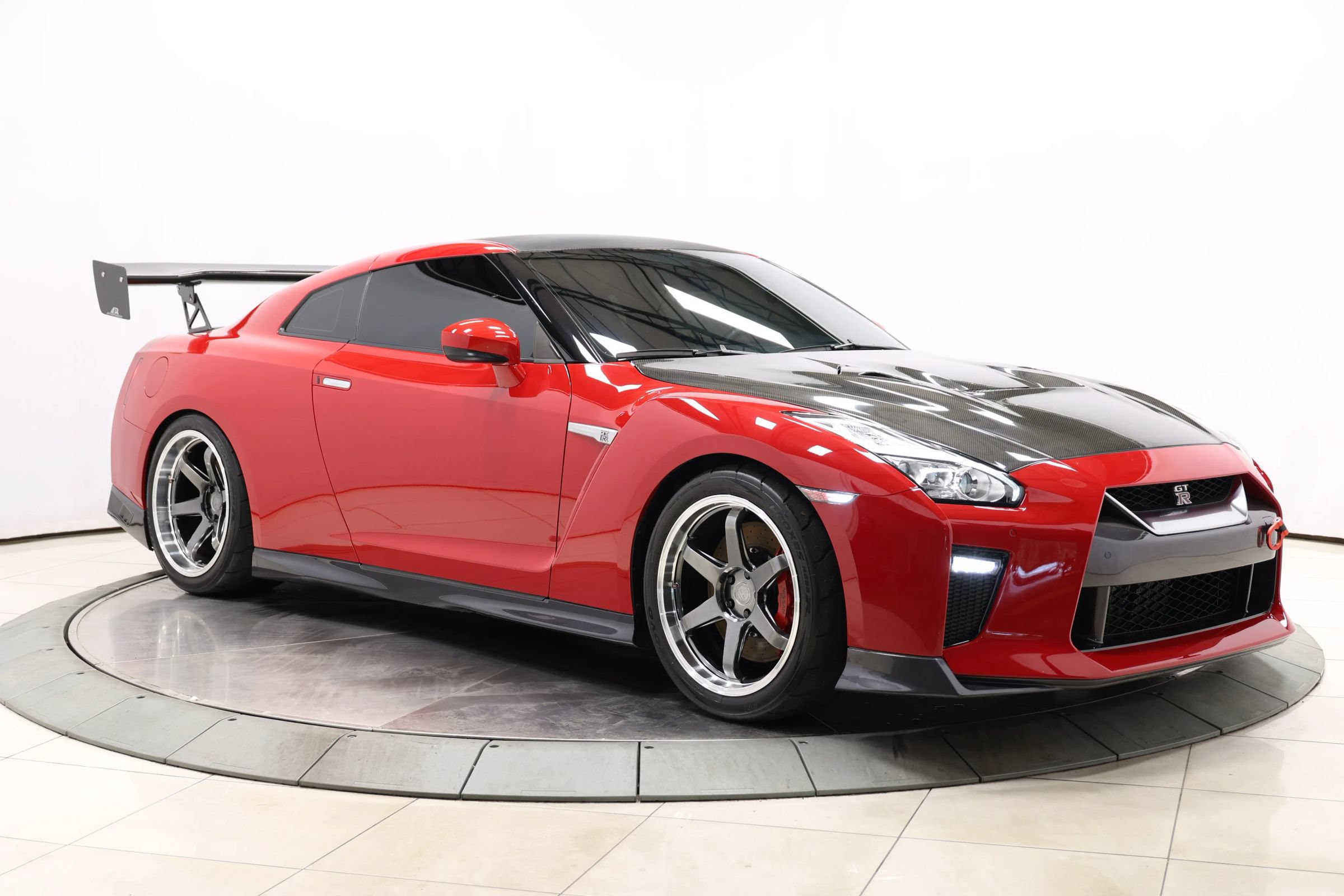 Used 2019 Nissan GT-R Premium w/ Premium Interior Package AWD/4WD image 95