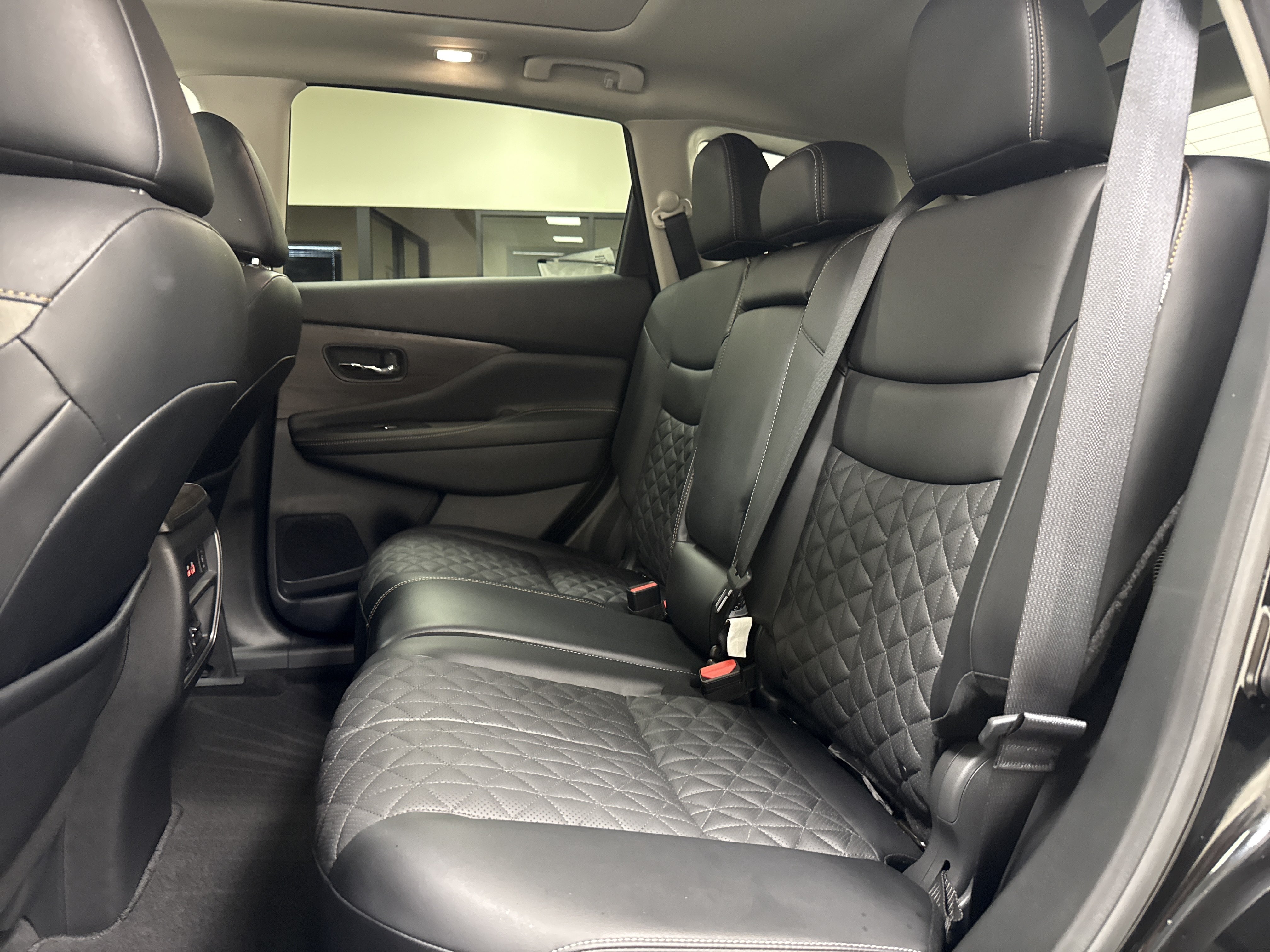 Used 2024 Nissan Murano Platinum w/ Cargo Package FWD image 16