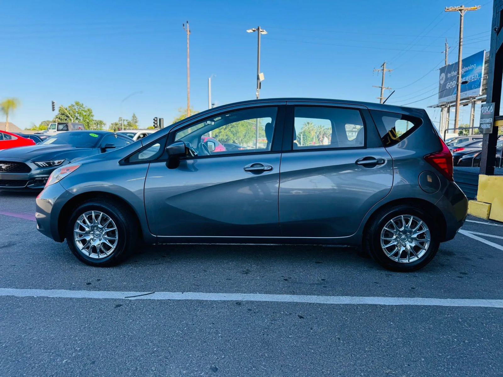 Used 2016 Nissan Versa Note SV FWD image 8