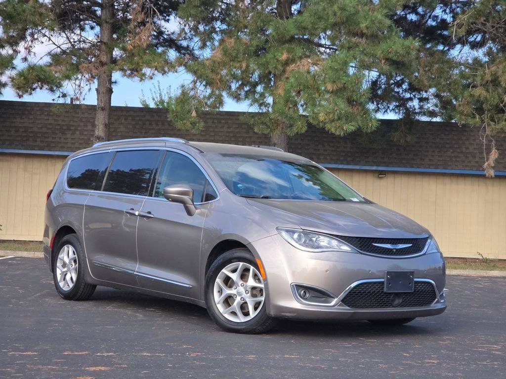 Used 2017 Chrysler Pacifica Touring-L Plus w/ Advanced Safetytec Group