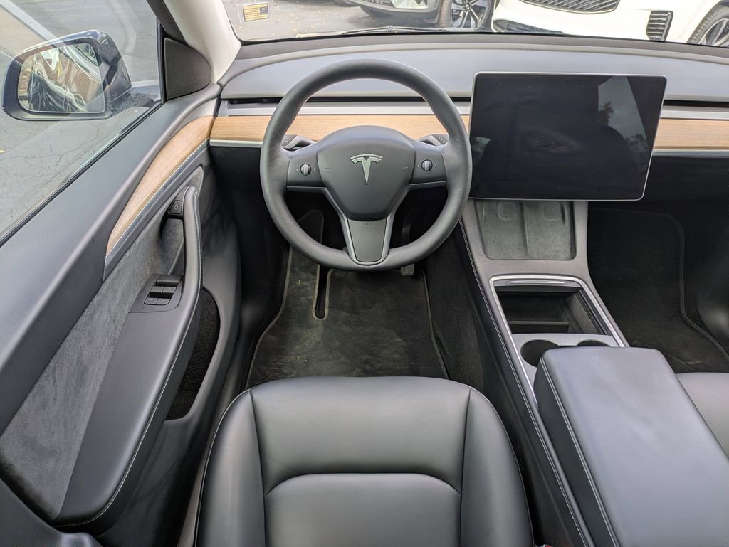 Used 2024 Tesla Model Y Long Range image 19