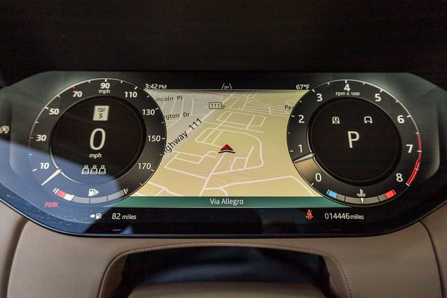 Used 2025 Land Rover Range Rover Autobiography image 10