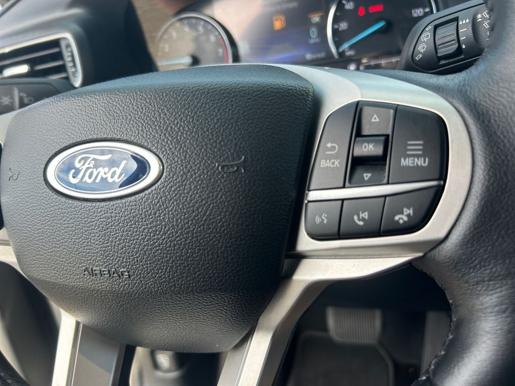 Used 2023 Ford Explorer XLT w/ Equipment Group 202A AWD/4WD image 16