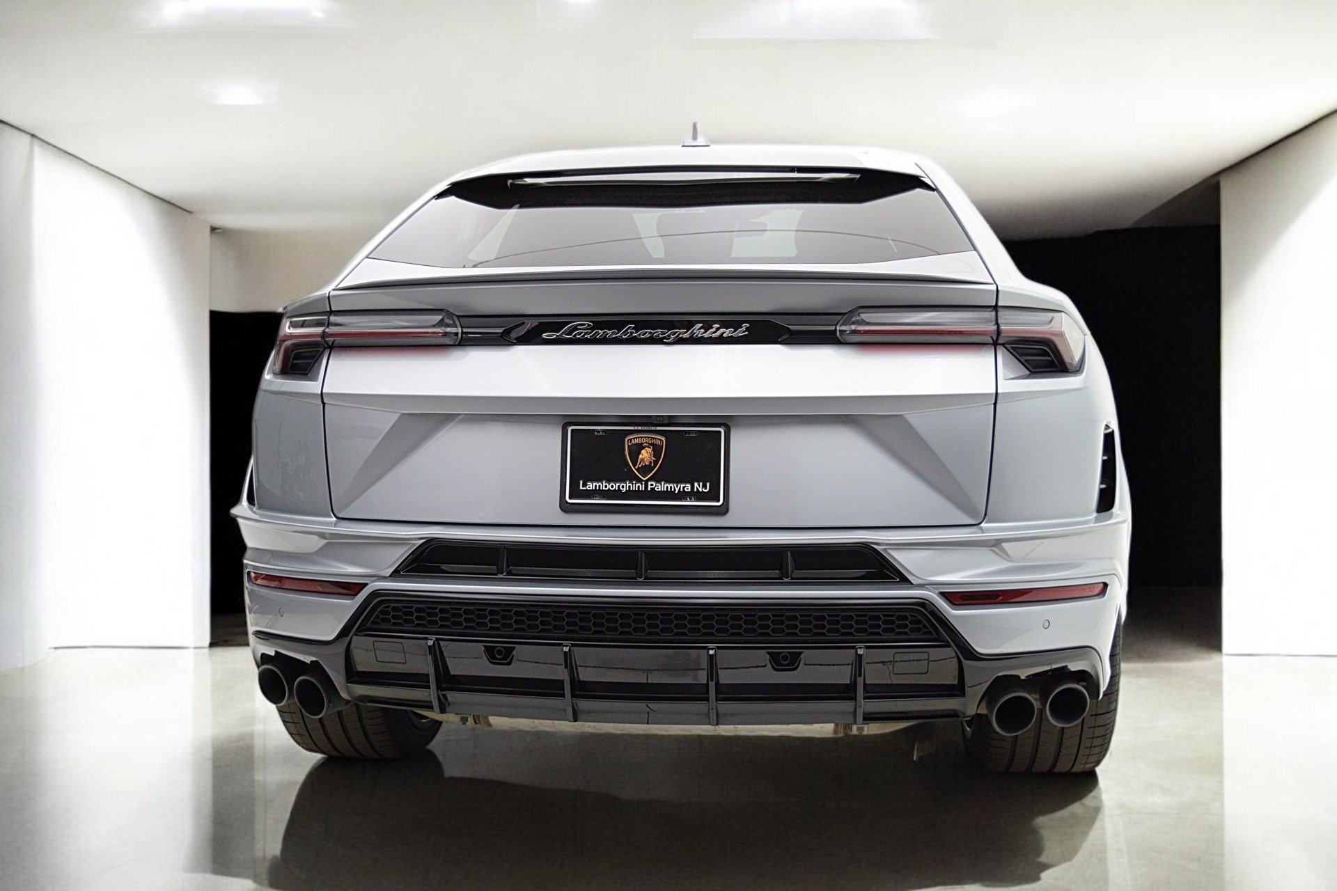 Used 2023 Lamborghini Urus S AWD/4WD image 8