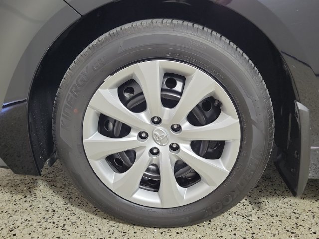 Used 2026 Toyota Corolla LE FWD image 8