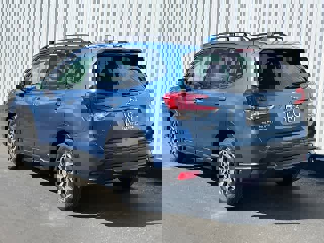 Used 2023 Subaru Forester Premium w/ Popular Package #2 image 4