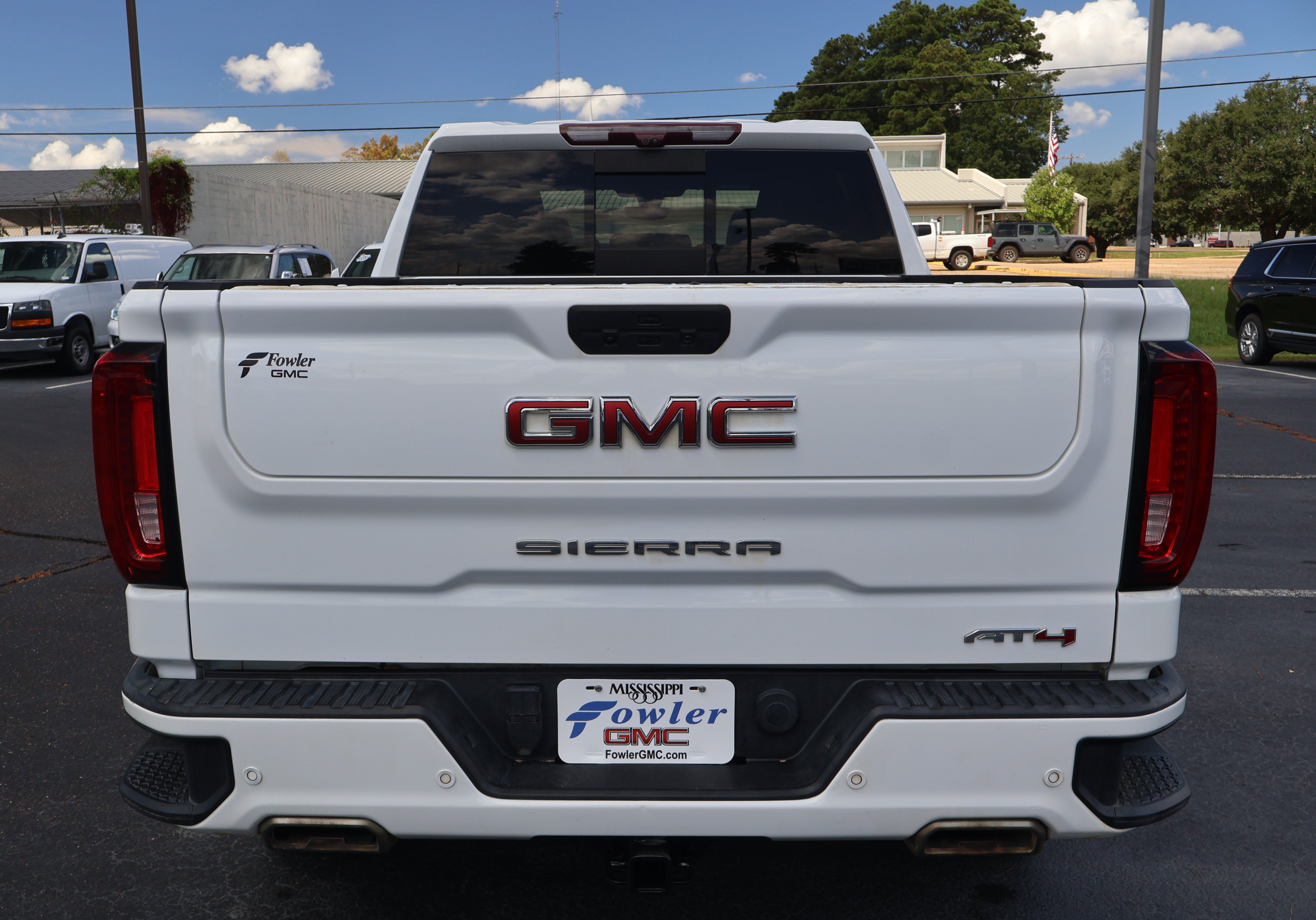Used 2021 GMC Sierra 1500 AT4 w/ AT4 Value Package AWD/4WD image 12
