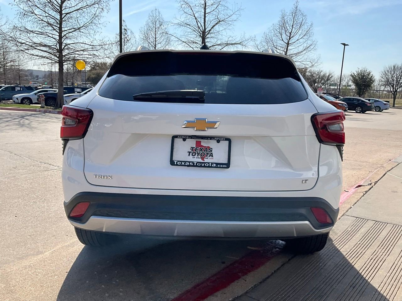Used 2025 Chevrolet Trax LT image 7