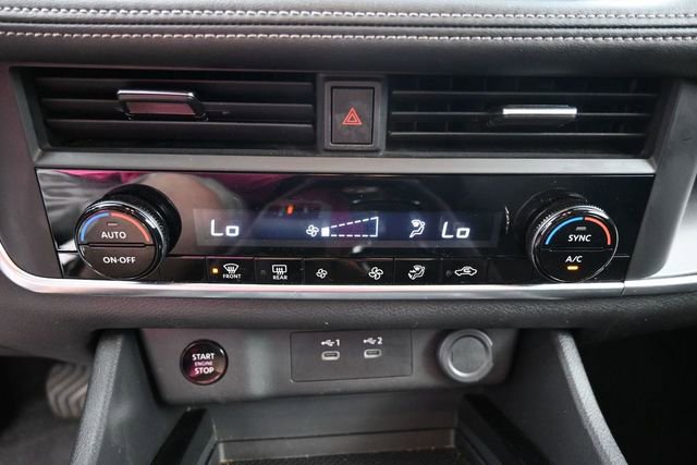 Used 2025 Nissan Rogue SV AWD/4WD image 24