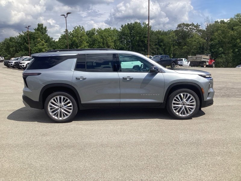 New 2026 Chevrolet Traverse LT w/ Driver Confidence Package image 8
