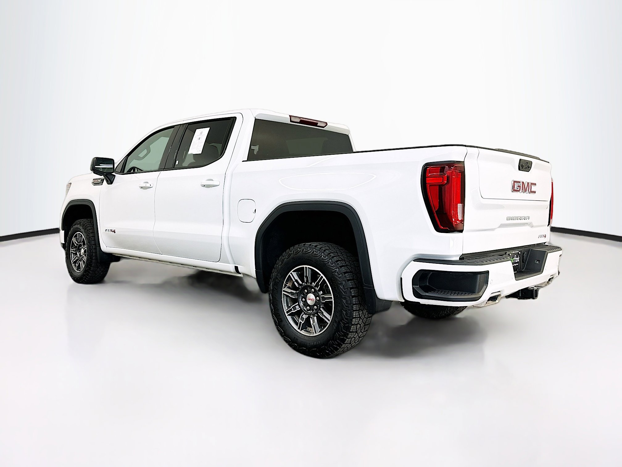 Used 2025 GMC Sierra 1500 AT4 image 5