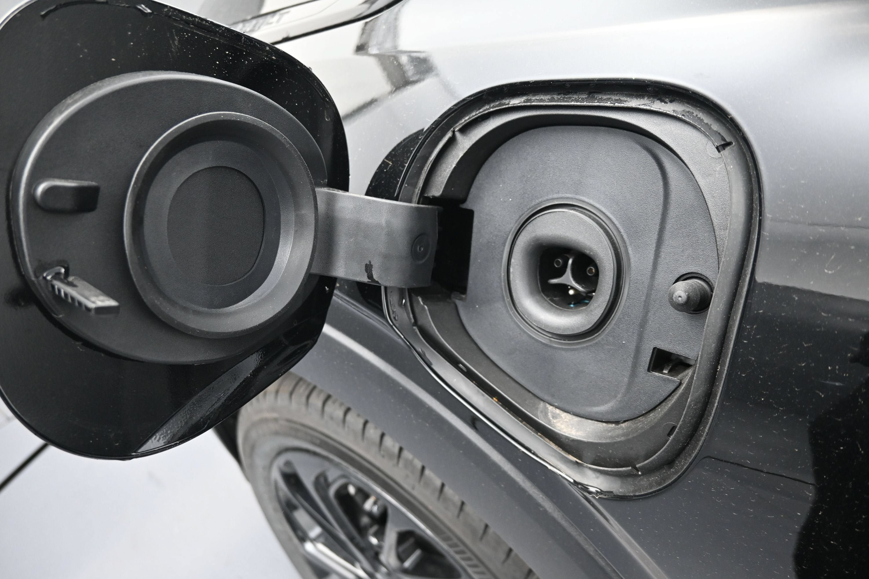New 2027 Chevrolet Bolt RS w/ Technology Package FWD image 34