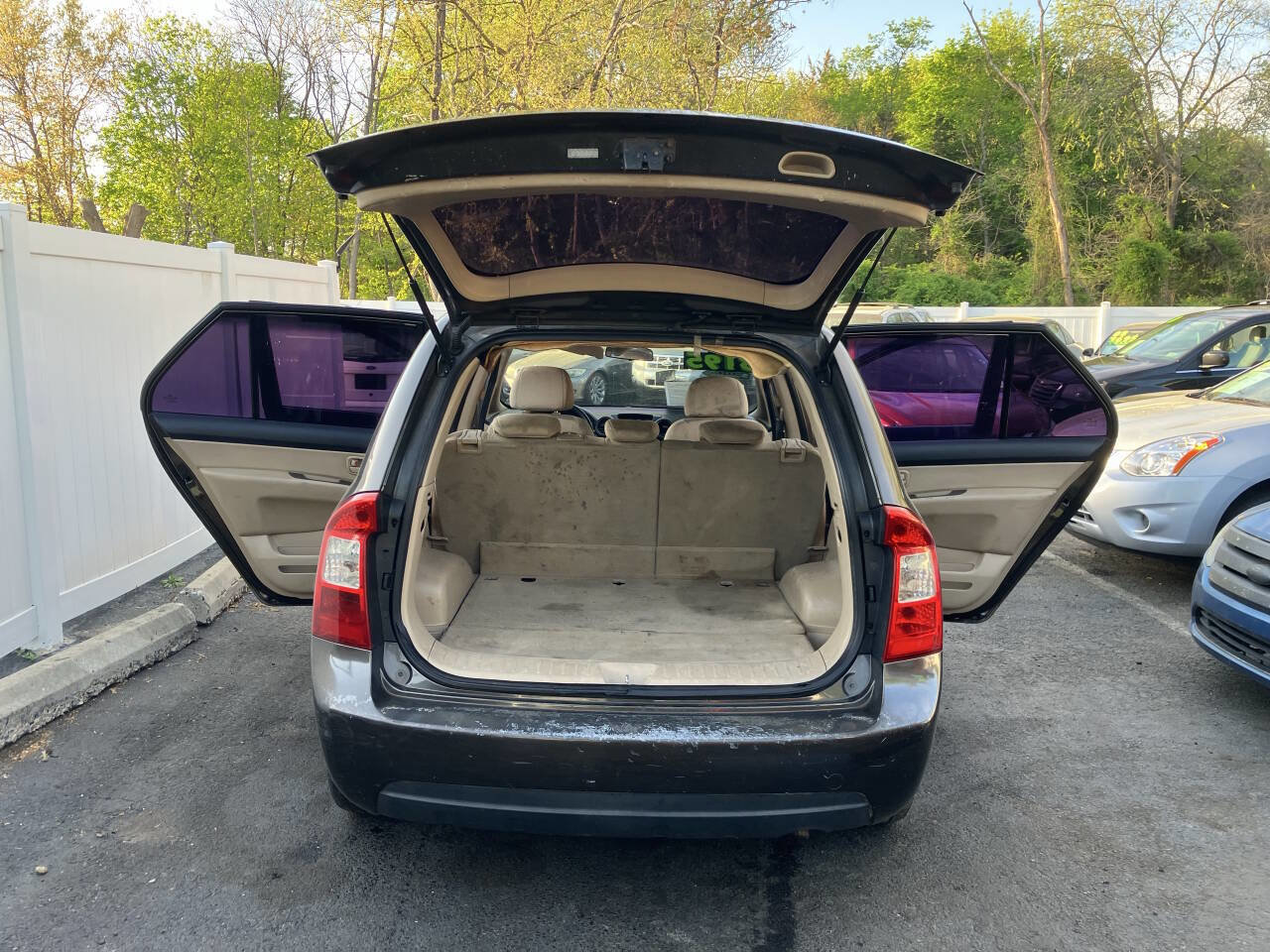 Used 2009 Kia Rondo LX image 38