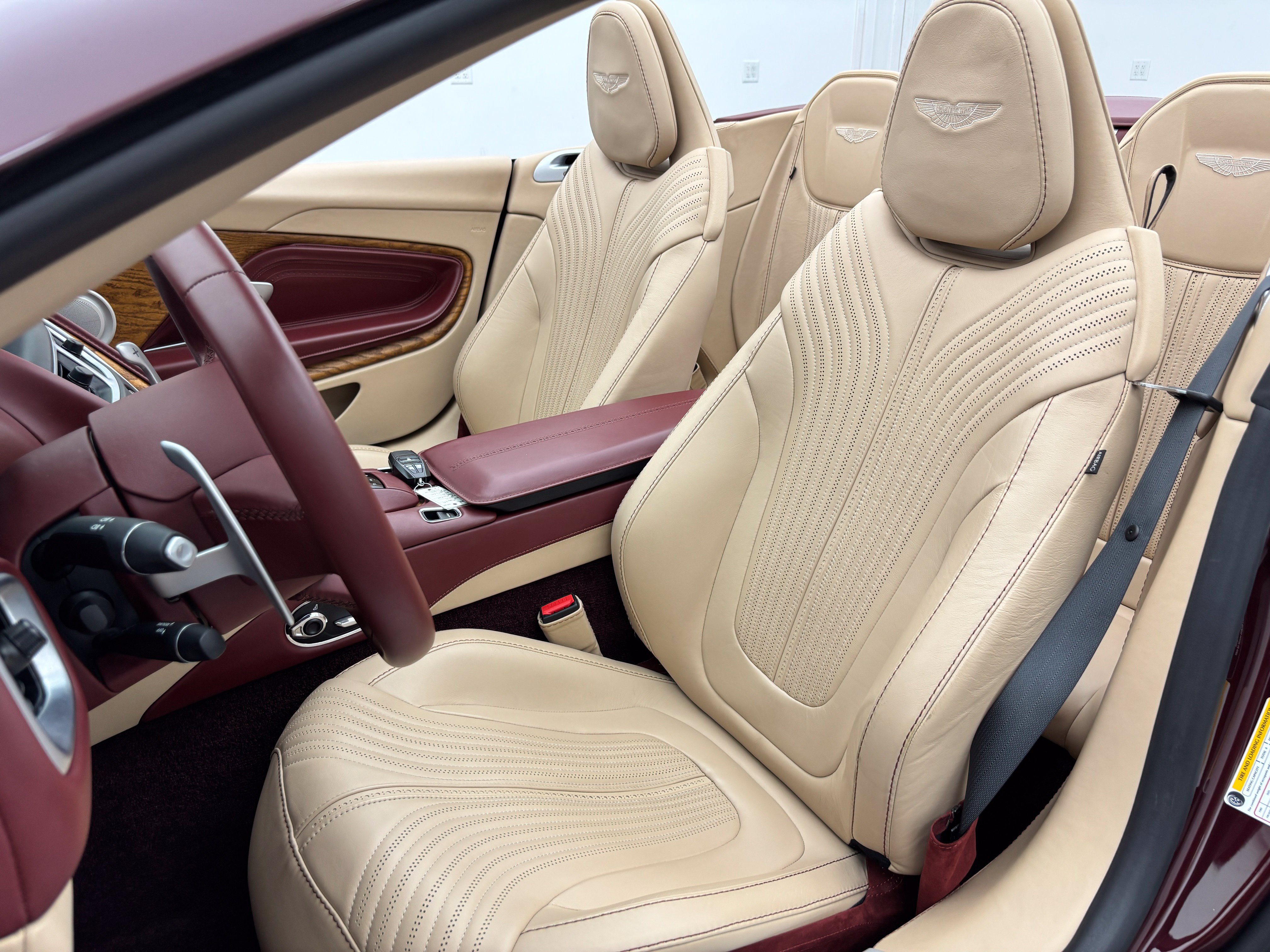 Used 2019 Aston Martin DB11 Volante RWD image 27