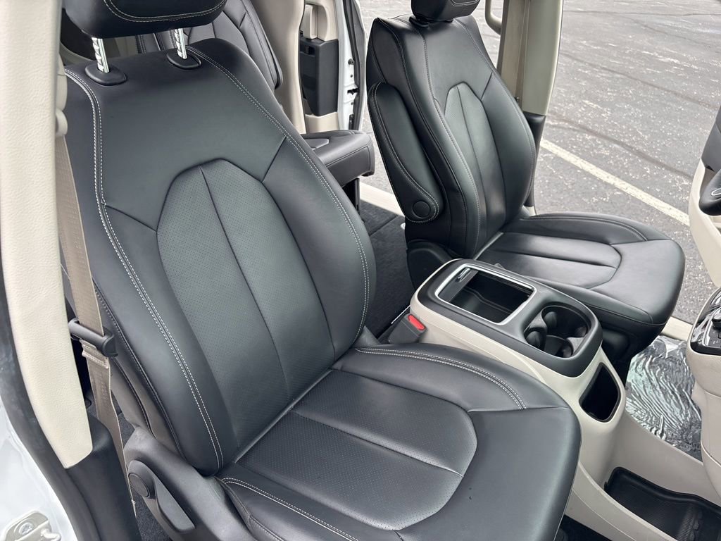 Used 2024 Chrysler Pacifica Touring-L w/ Road Tripper Package FWD image 37