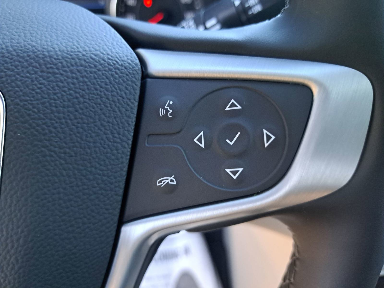 New 2024 GMC Terrain SLT AWD/4WD image 19