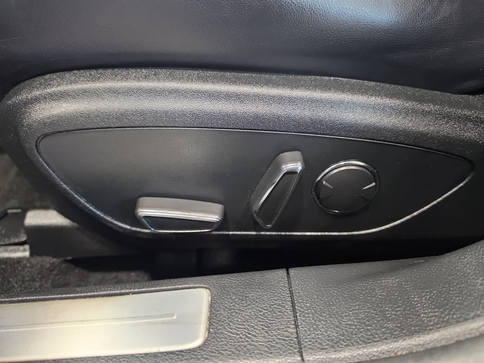 Used 2018 Lincoln MKZ Premiere FWD image 16