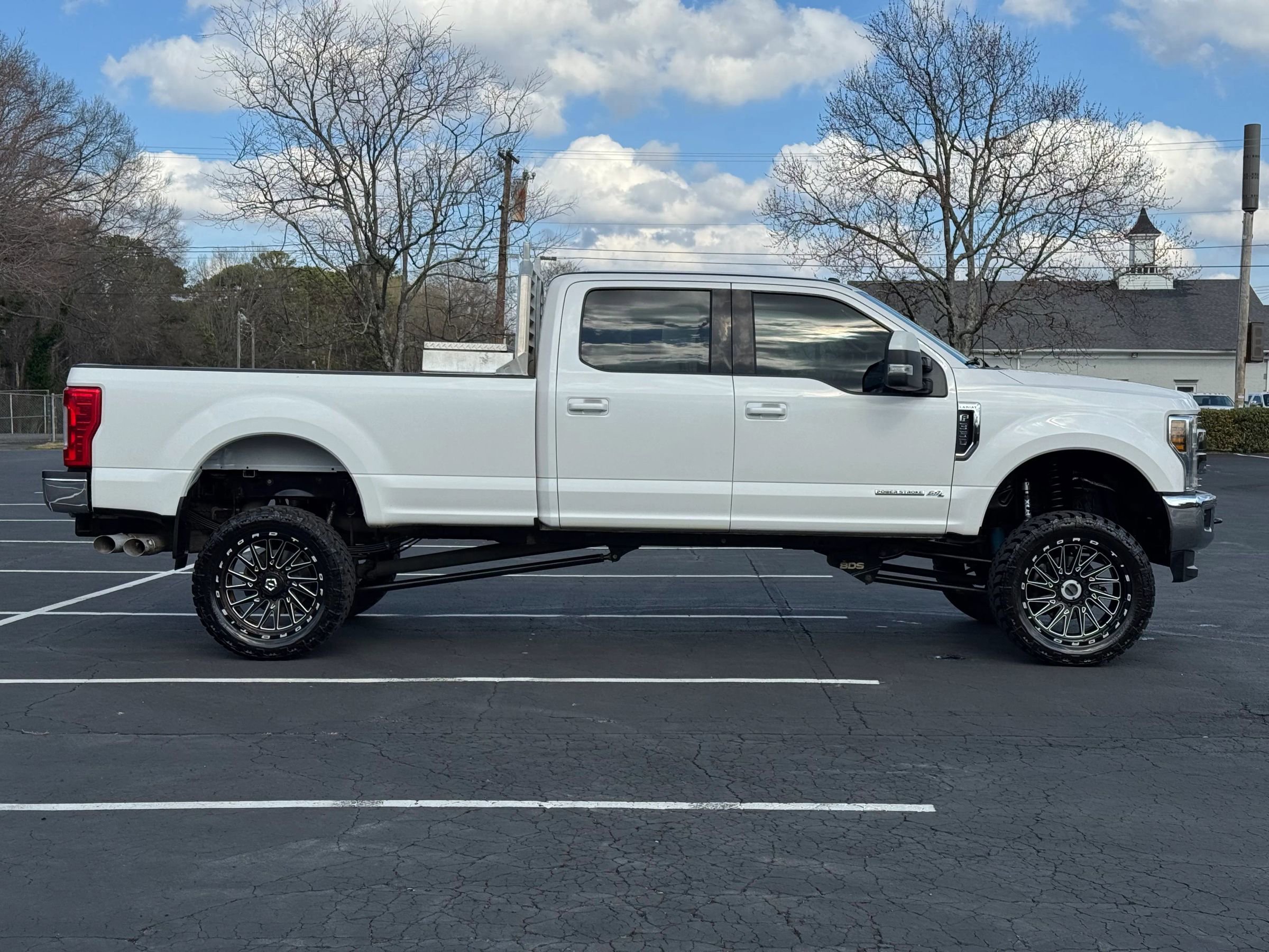 Used 2018 Ford F350 Lariat w/ Camper Package image 5