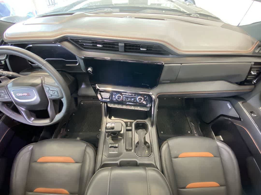 Used 2024 GMC Sierra 1500 AT4 w/ Technology Package AWD/4WD image 23