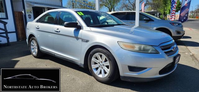 Used 2011 Ford Taurus SE image 2