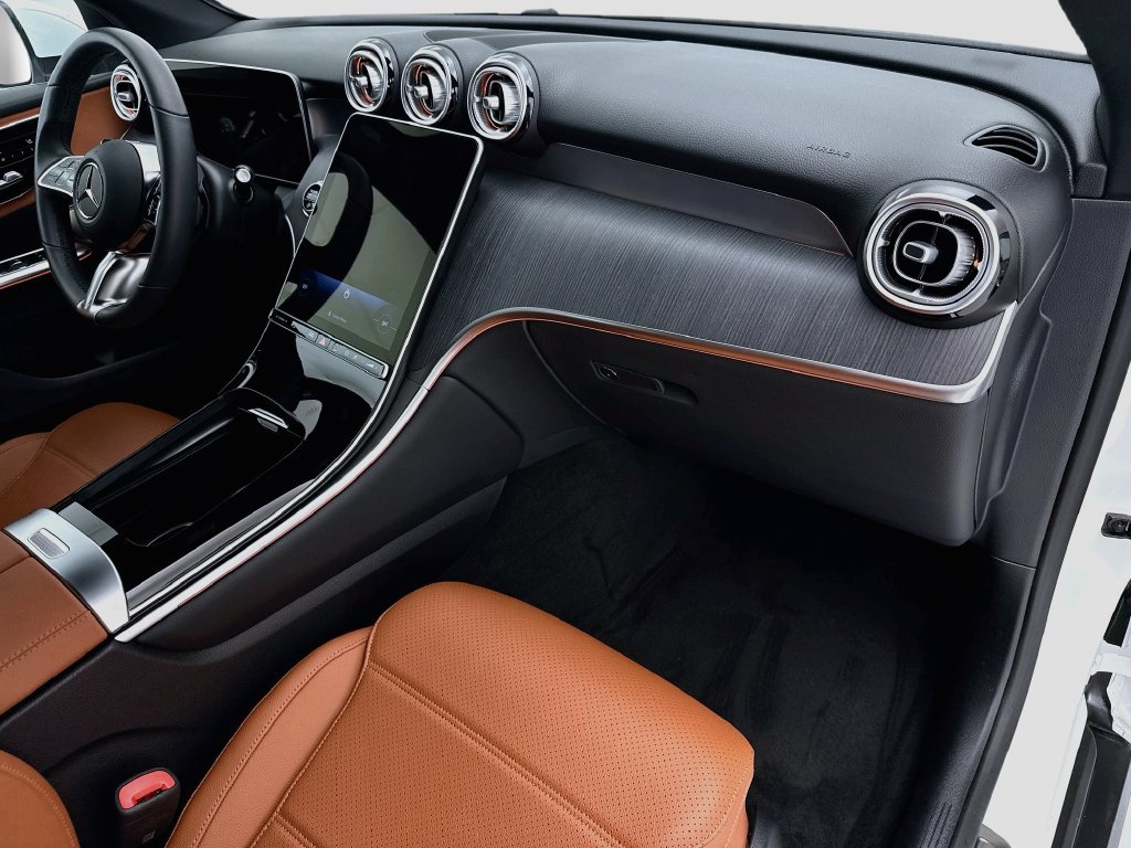Certified 2026 Mercedes-Benz GLC 300 image 16
