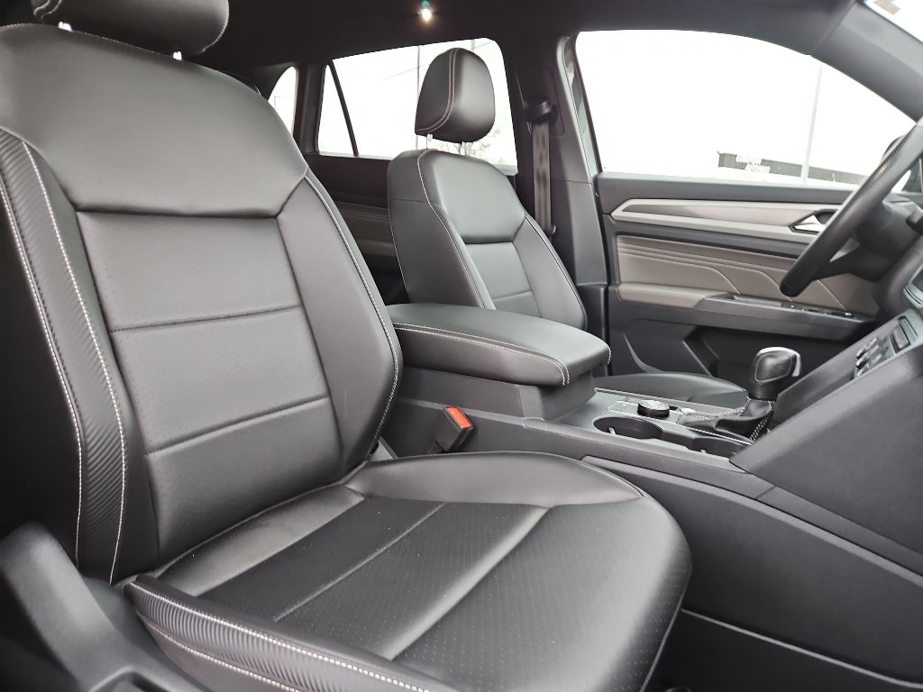 Used 2021 Volkswagen Atlas Cross Sport SE w/ Panoramic Sunroof Package image 18