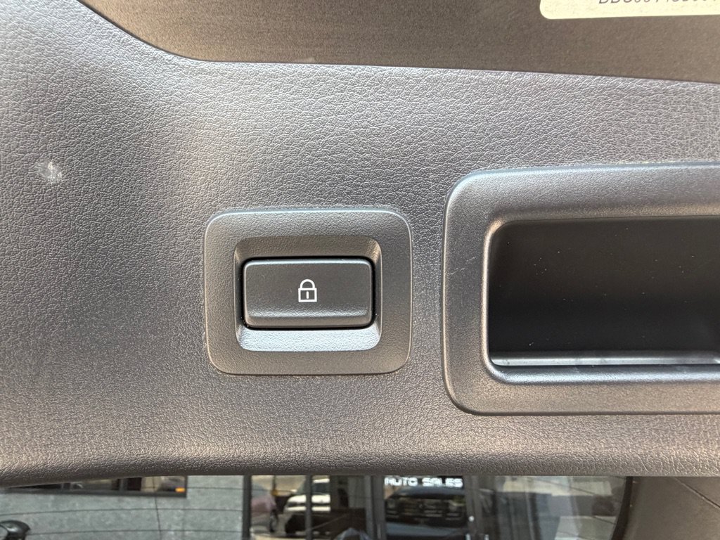 Used 2019 MAZDA MAZDA3 AWD Hatchback w/ Premium Pkg image 30