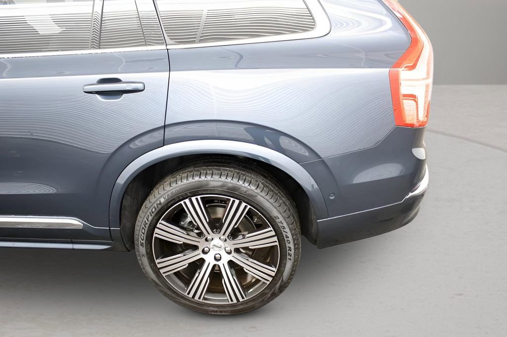 Certified 2025 Volvo XC90 B6 Plus w/ Protection Package Premier image 15