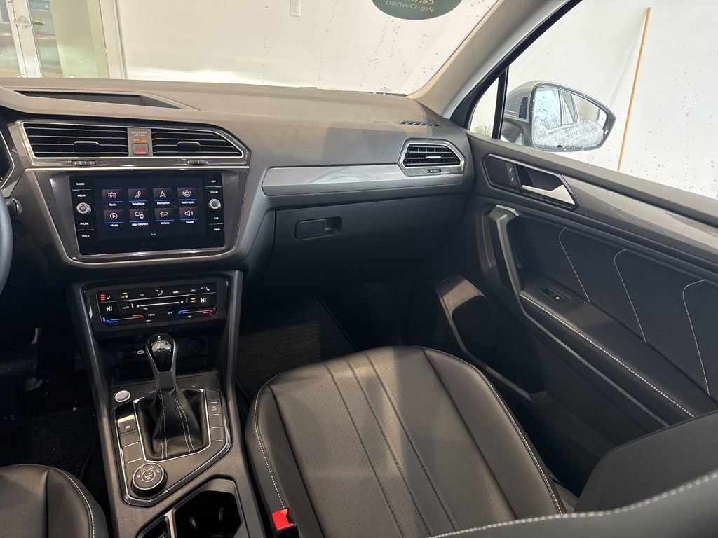 Used 2024 Volkswagen Tiguan SE image 14