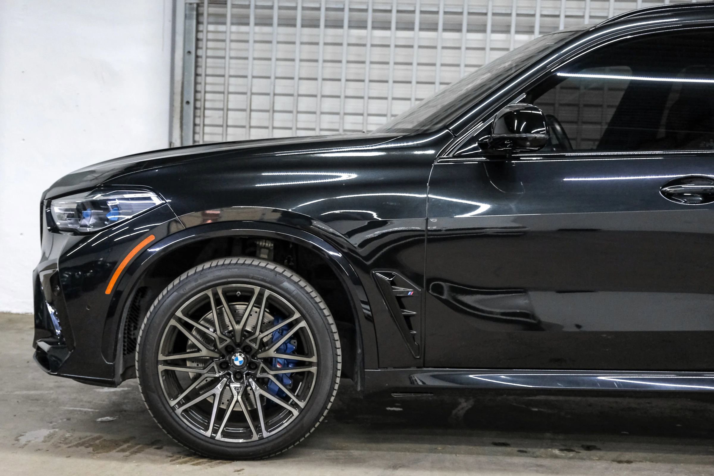 Used 2020 BMW X5 M Competition w/ Executive Package image 17