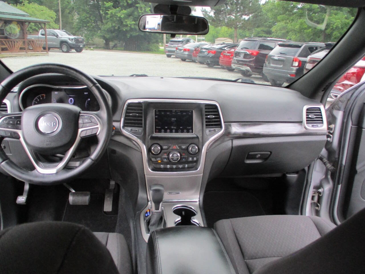 Used 2019 Jeep Grand Cherokee Laredo AWD/4WD image 25