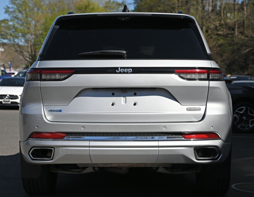 Used 2024 Jeep Grand Cherokee Overland w/ Luxury Tech Group IV AWD/4WD image 6