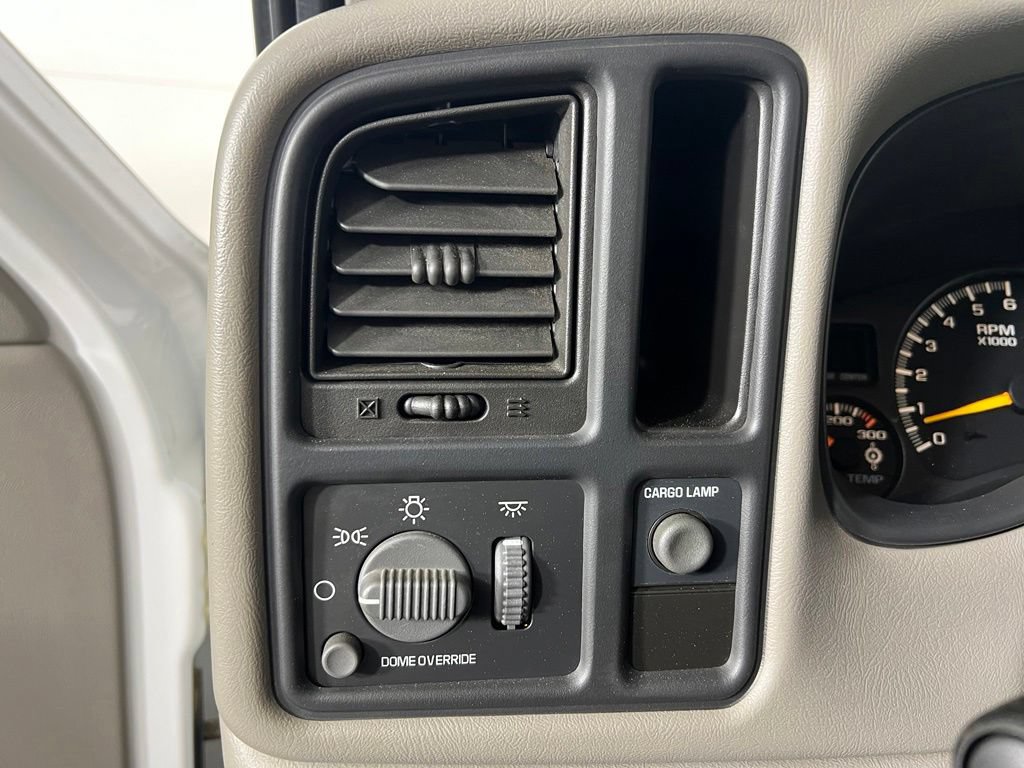 Used 2000 Chevrolet Silverado 2500 LS RWD image 25