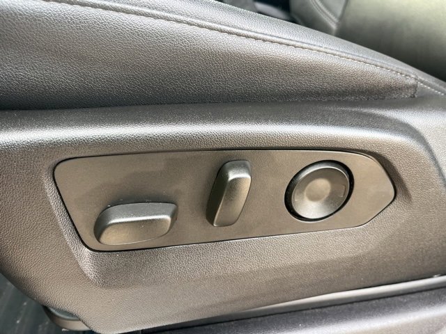 Used 2025 Chevrolet Silverado 2500 LT w/ Z71 Chrome Sport Edition image 18