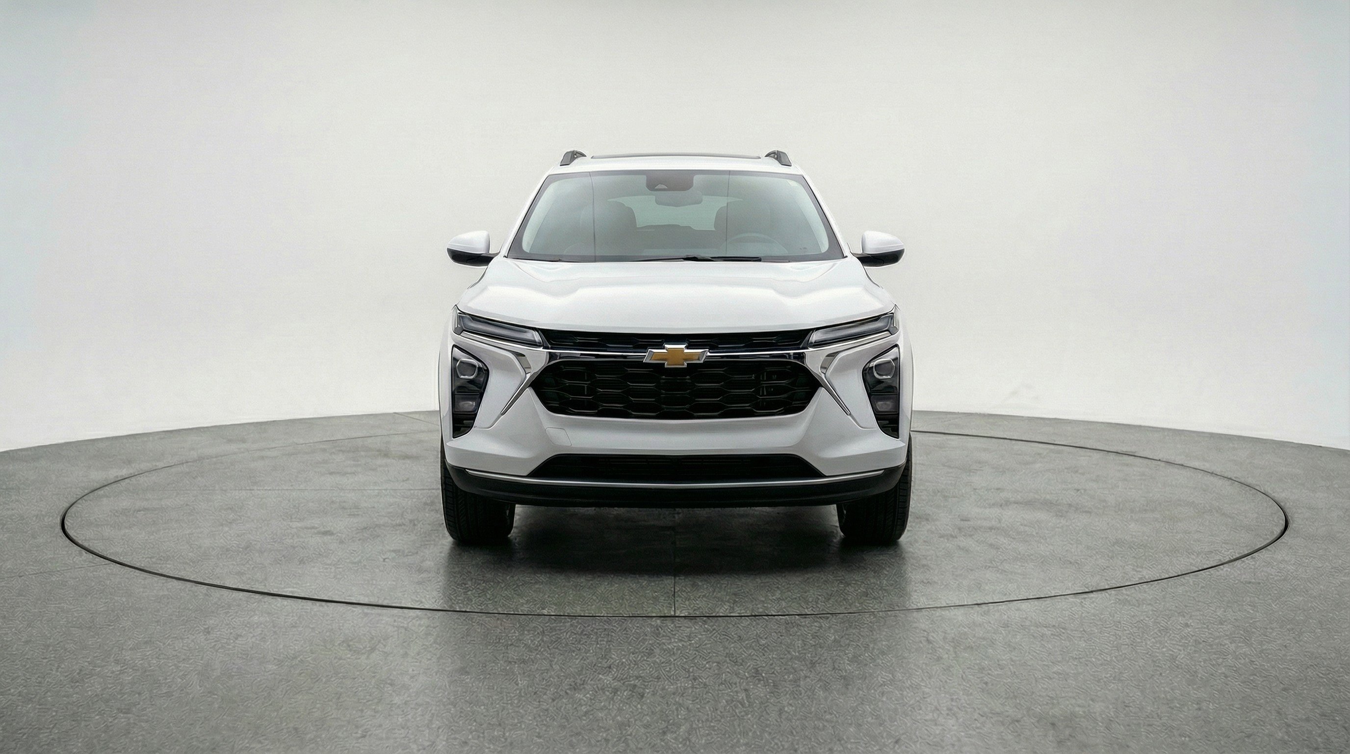 Used 2025 Chevrolet Trax LT image 2