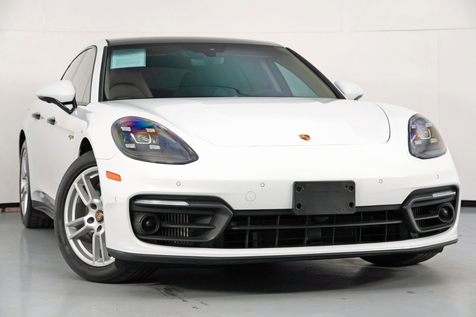 Used 2023 Porsche Panamera 4 image 4