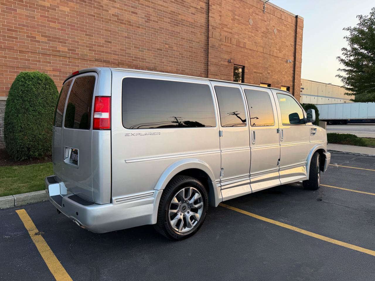 Used 2024 Chevrolet Express 2500 RWD image 68