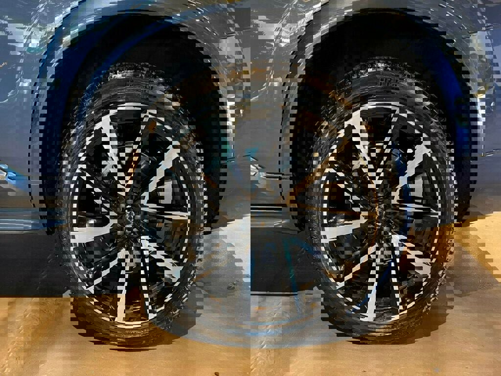 Used 2023 Volvo XC90 B5 Plus w/ Protection Package Premier image 12