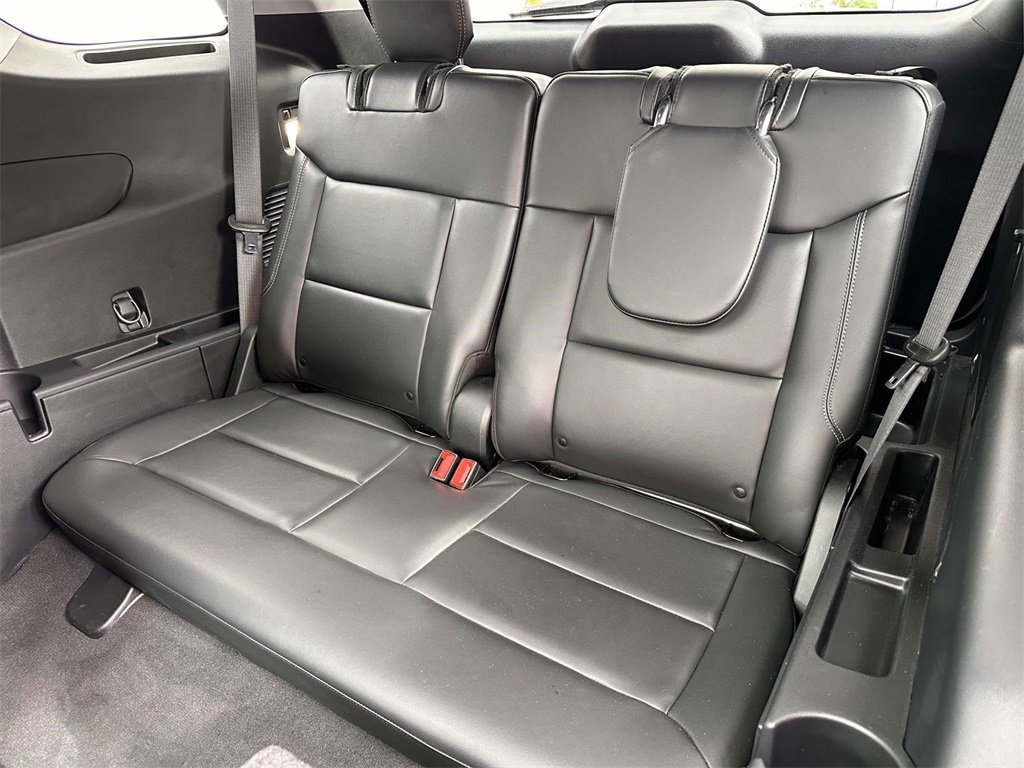 Used 2022 Ford Explorer XLT w/ Equipment Group 202A image 14