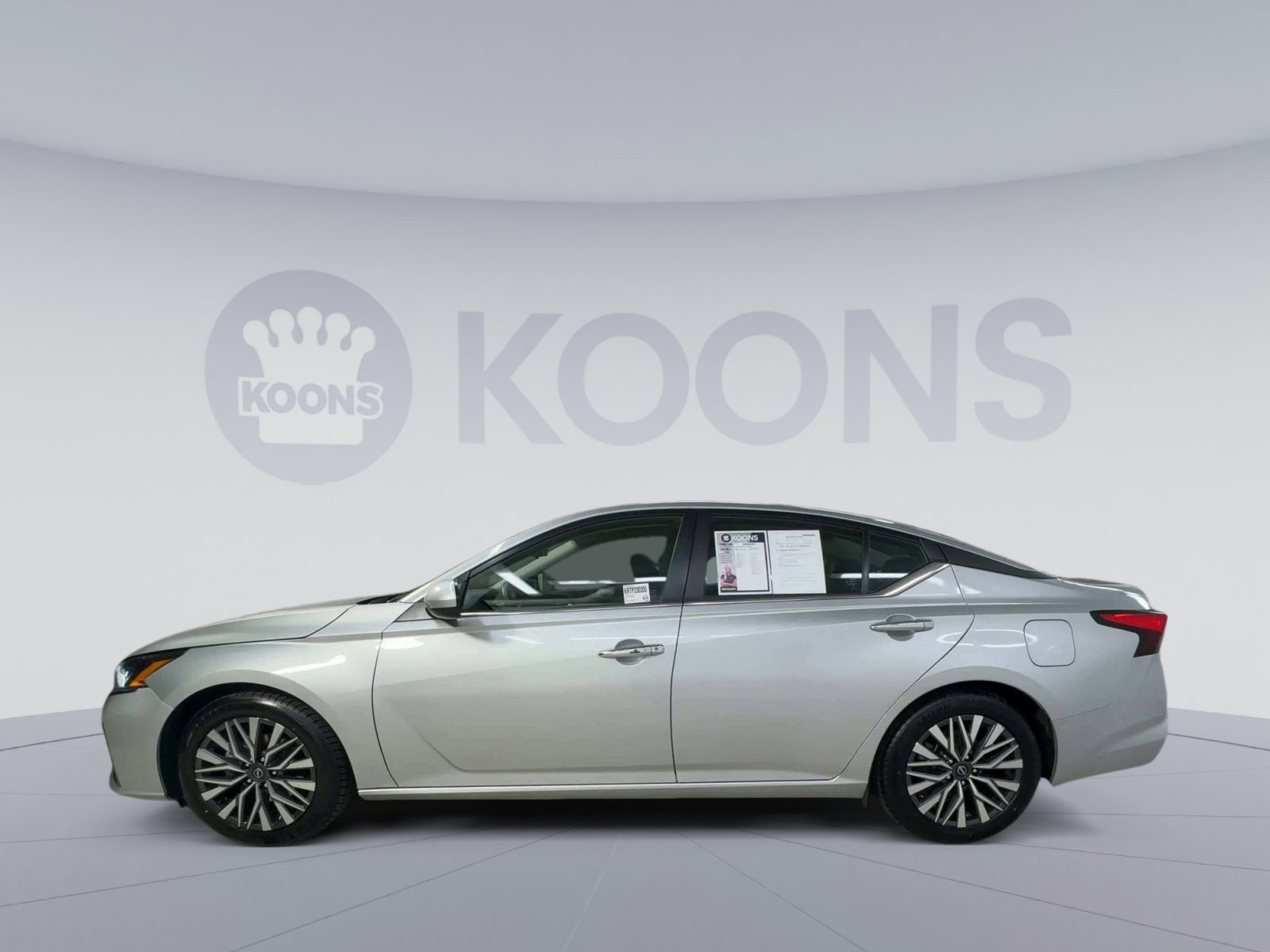 Used 2023 Nissan Altima 2.5 SV FWD image 7