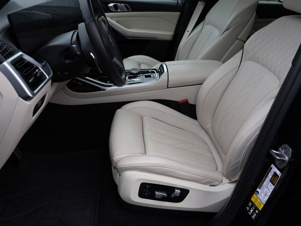Used 2023 BMW X7 xDrive40i w/ M Sport Package image 43